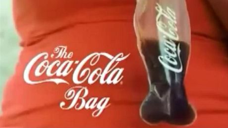 Nová budoucnost Coca-Coly, bude se prodávat v pytlících.