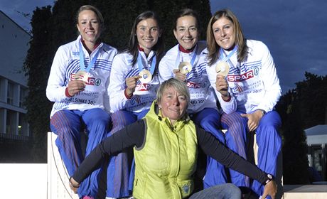 lenky eské enské tafety (zleva) Zuzana Bergrová, Jitka Bartoniková, Denisa