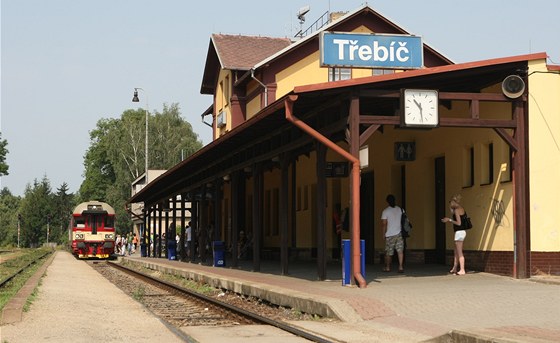 Vlakové nádraží v Třebíči. I to by se mělo během rekonstrukce trati proměnit.