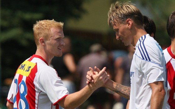 Znojemský útoník Marek Heinz (vpravo) to nebude mít v duelu s Bohemians 1905 snadné.