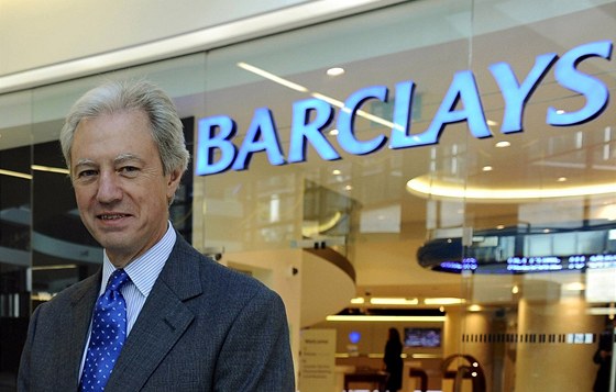 Kvli bankovnímu skandálu u odstoupil pedseda správní rady banky Barclays