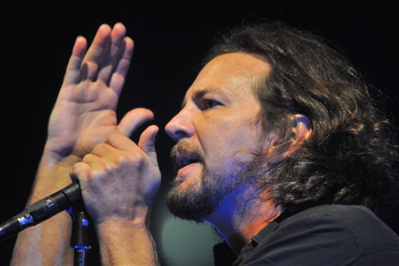 Pearl Jam koncertovali 2. 7. 2012 v praské O2 aren (Eddie Vedder)