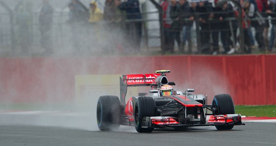 Lewis Hamilton s vozem McLaren