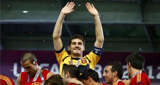 VYČNÍVAJÍCÍ. Pod kapitánem Ikerem Casillasem zažívá španělský fotbal zlatou éru.