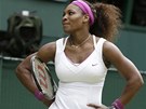 TAK CO BUDE? Americká tenistka Serena Williamsová eká na verdikt rozhodích.