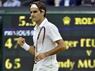 ONO TO PJDE. Roger Federer se raduje poté, co vyhrál tetí set a otoil prbh...