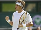 JO! Bojovné gesto Davida Ferrera ve tvrtfinále Wimbledonu proti Andy Murraymu.