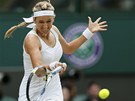 FORHEND. Victoria Azarenková v semifinále Wimbledonu proti Seren Williamsové.