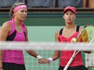 FINALISTKY. Lucie Hradecká a Andrea Hlaváková si ve Wimbledonu zahrají o
