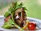 Fritovaný kapr po italsku je vhodný i pro bezlepkovou dietu. Na obalení rybího...