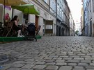 Ulice V Kotcích bývala hluným tritm, kdysi se tu hrávalo i divadlo