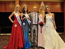 Miss Deaf World 2012 (zleva): Miss sympatie Adjelija Coroviová, druhá vicemiss...