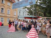 Tradiní francouzský trh Le marché du 14 Juillet.