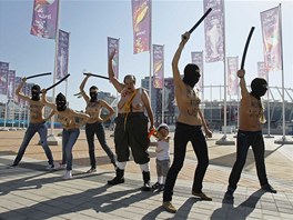 LUKAŠENKA TU NECHCEME! Aktivistky z hnutí Femen v den finálového utkání...