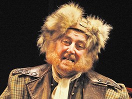 Jan Fiar jako podivnsk strc v divadeln he Velkolepost vyvolench.