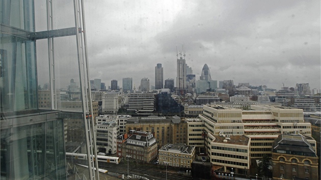 Pohled ze 14. patra nejvyho mrakodrapu v Evrop - londnskho Stepu.