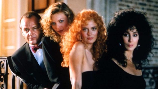 Jack Nicholson, Michelle Pfeifferová, Susan Sarandonová a Cher ve filmu Čarodějky z Eastwicku