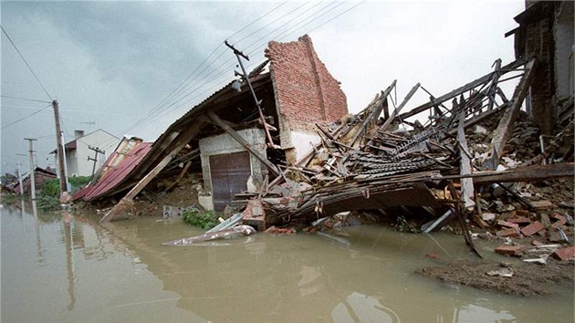 Zniené Troubky na Perovsku pi povodních v roce 1997.