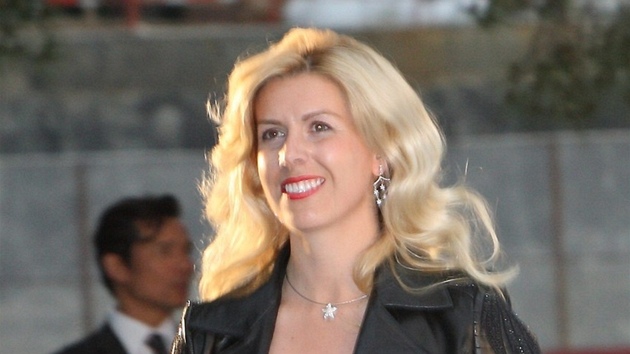 Testovac jezdkyn rusk stje Marussia Mara de Villotaov jako modelka bhem Amber Fashion Show v Monaku (25. kvtna 2012)