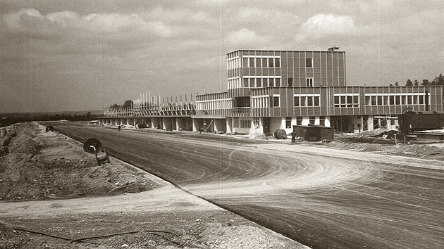 �ídící v� získala sv�j kone�ný vzhled na za�átku roku 1987. P�ed uvedením
