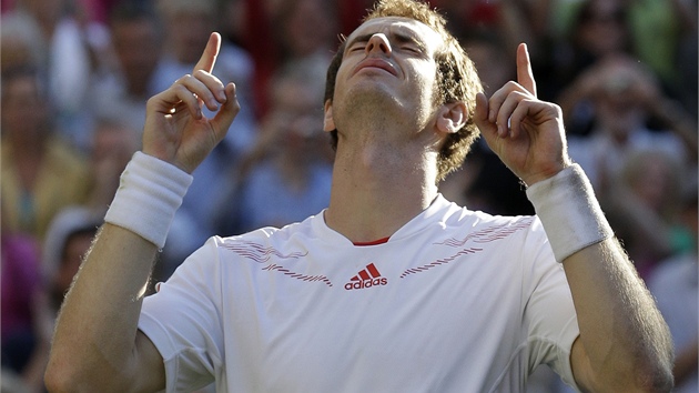 VYHRAJE POSEDMÉ? Roger Federer me ve Wimbledonu vyrovnat rekord Peta Samprase.