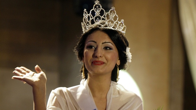 První kurdská miss ene Azízová Aková