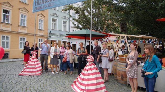 Tradi�ní francouzský trh Le marché du 14 Juillet.