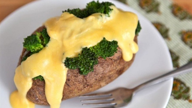 Grilované pln�né brambory