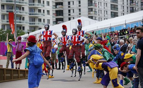 Uvítací ceremoniál v olympijské vesnici