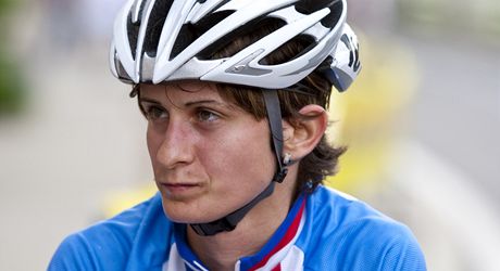 Rychlobruslaka Martina Sáblíková bhem cyklistického závodu Tour de Feminin.
