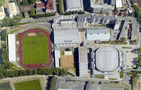 Svijanská aréna v Liberci leí v tsné blízkosti Tipsport arény a patí do