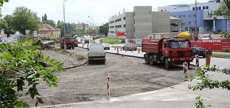 V Klatovech se staví nový kruhový objezd, který je dleitý i pro novou