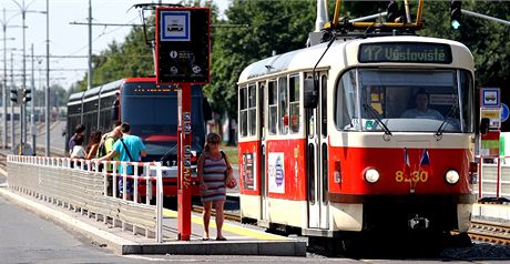 Dvorce u rekonstrukcí proly. Zbývá pouze dodlat stíky. Obdobných úprav se