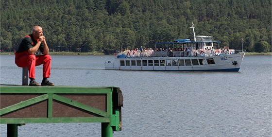 Na Máchově jezeře pro letošní sezonu vylepšili například oblíbenou pláž Klůček. Lodě budou z ní jezdit častěji.