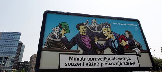 Billboard sdruení rozhodc ped Justiním areálem v Brn