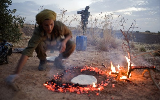 Tuaregové v Mali. Nomádtí separatisti poátkem roku 2012 jednostrann...