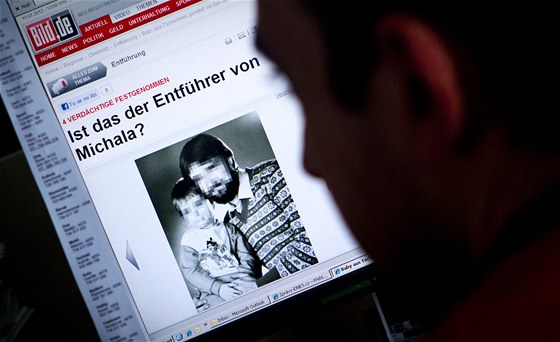 Německý deník Bild zveřejnil fotografii únosce  třítýdenní Michaly z Trmic.