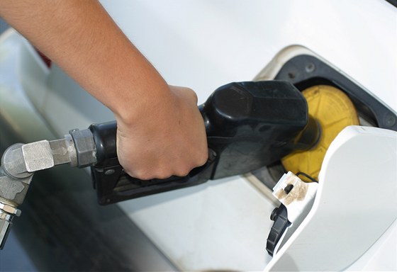 Ceny pohonných hmot zrychlily rst na 11,6 ze 4,3 procenta v prosinci (ilustraní snímek)