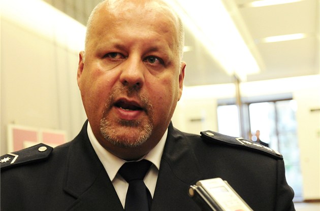 Policejní prezident Petr Lessy hovo�í 12. �ervna na zasedání sn�movního