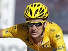 ALE ZKUSILS TO. Lídr Tour de France Bradley Wiggins dojel do cíle po boku Itala