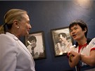 Americká ministryn Hillary Clintonová se pi návtv Laosu setkala i s obmi