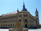 Námstí s názvem Fö tér v centru msteka Keszthely