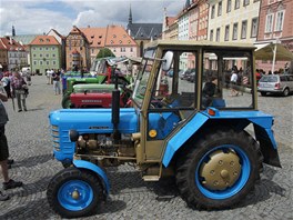 Historické traktory na pehlídce veterán v Chebu