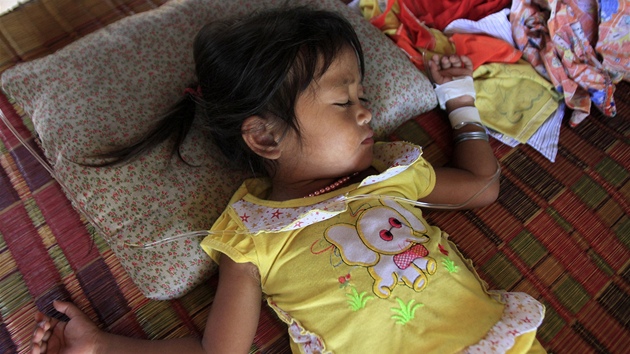 Kambodu suuje neznm dtsk nemoc (9. ervence 2012)