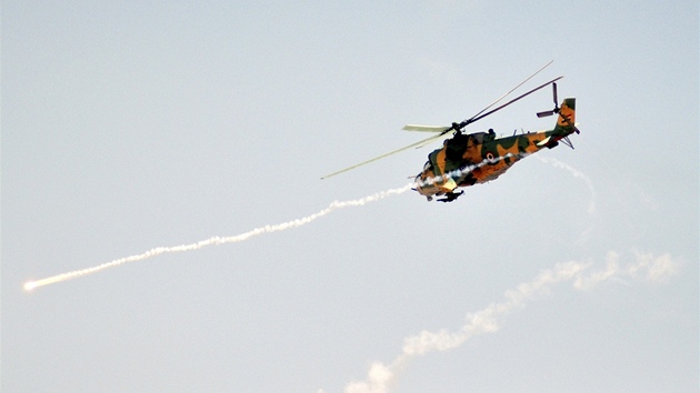 Helikoptéra syrské armády b�hem leteckého cvi�ení 