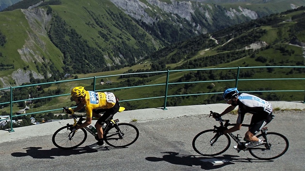 lutý Bradley Wiggins v prbhu 11. etapy Tour de France