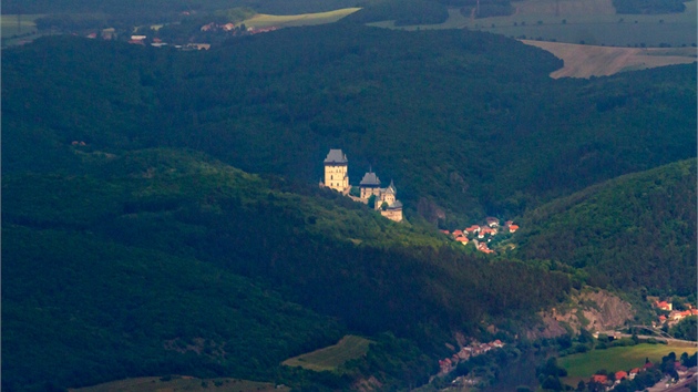 13:15 vlet letadlem-karlstejn