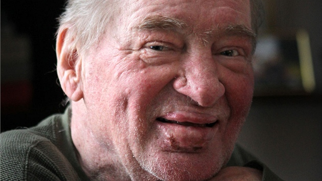 Jaroslav Hol�k