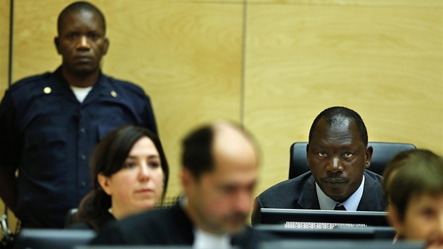 Konský váleník Thomas Lubanga (vpravo) u Mezinárodního trestního tribunálu v
