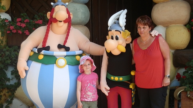 Barunka a jej maminka v Parku Asterix 